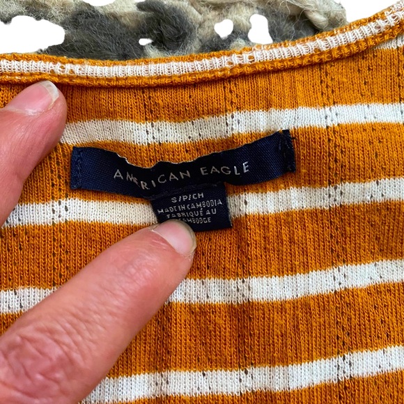 ☀️5/25☀️ American Eagle Striped Snap V Neck Tank Women’s Small - Picture 2 of 3
